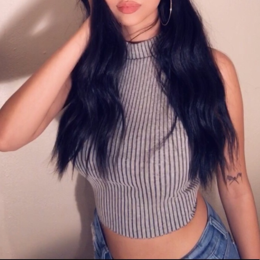 turtle neck crop top